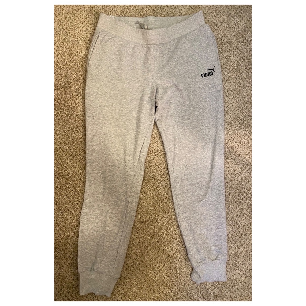 Women’s Puma sweat pants size XL.